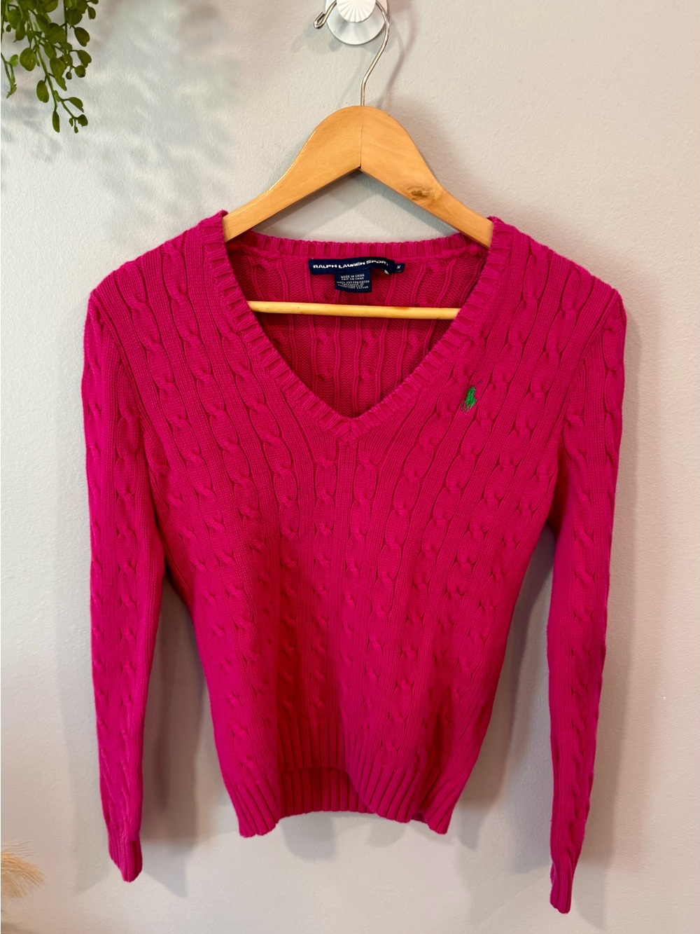 Ralph Lauren Sport Fuchsia Cable-Knit V-Neck Sweater Sz Medium